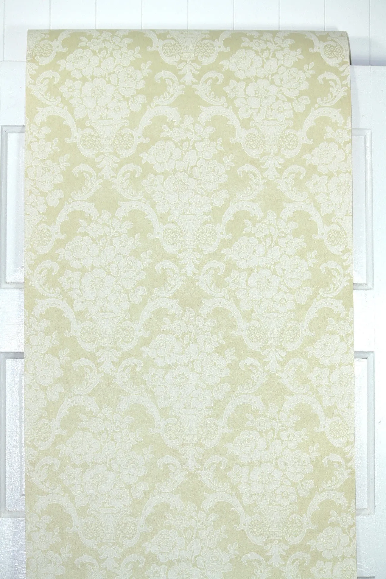 1960s Floral Damask Vintage Wallpaper