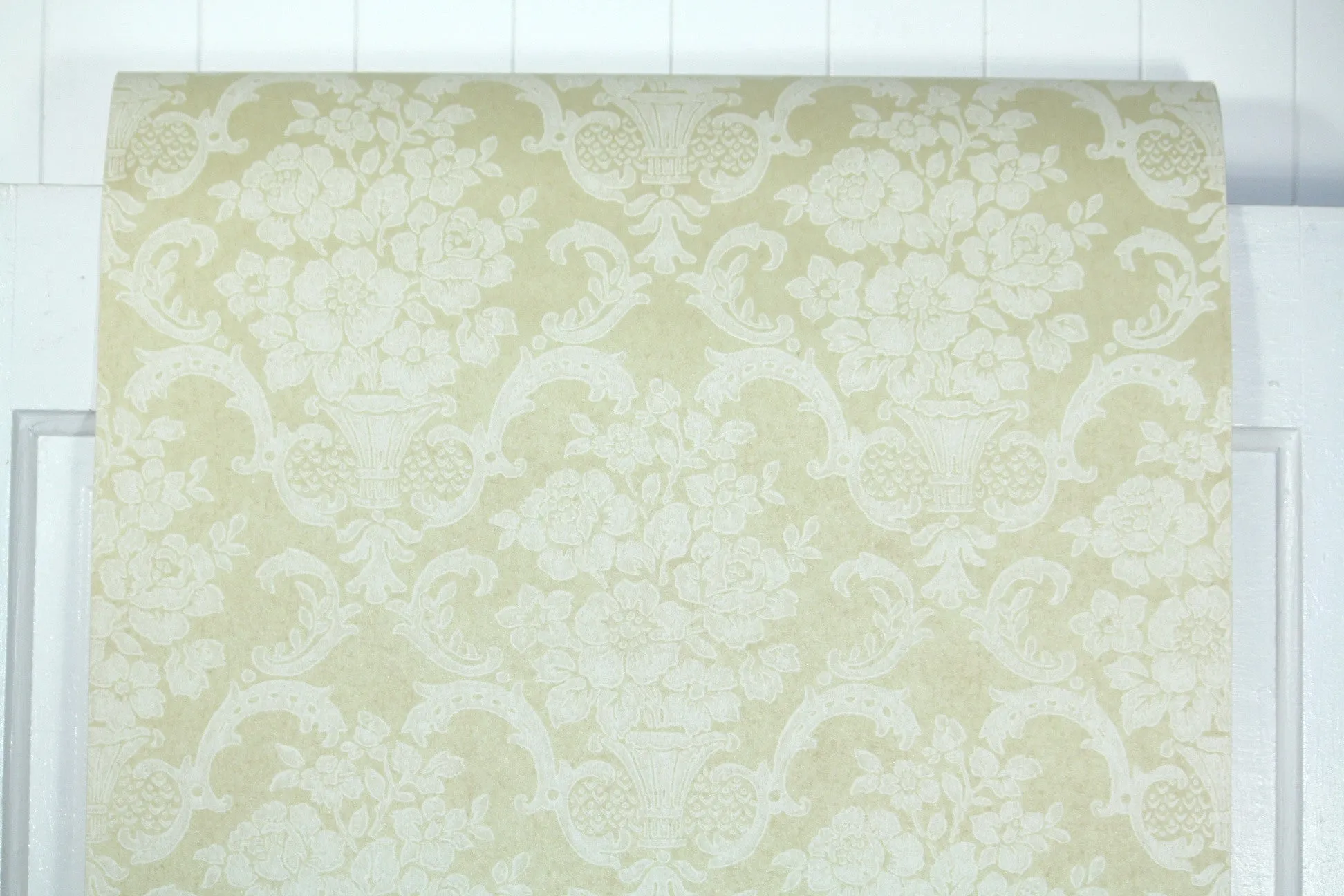 1960s Floral Damask Vintage Wallpaper