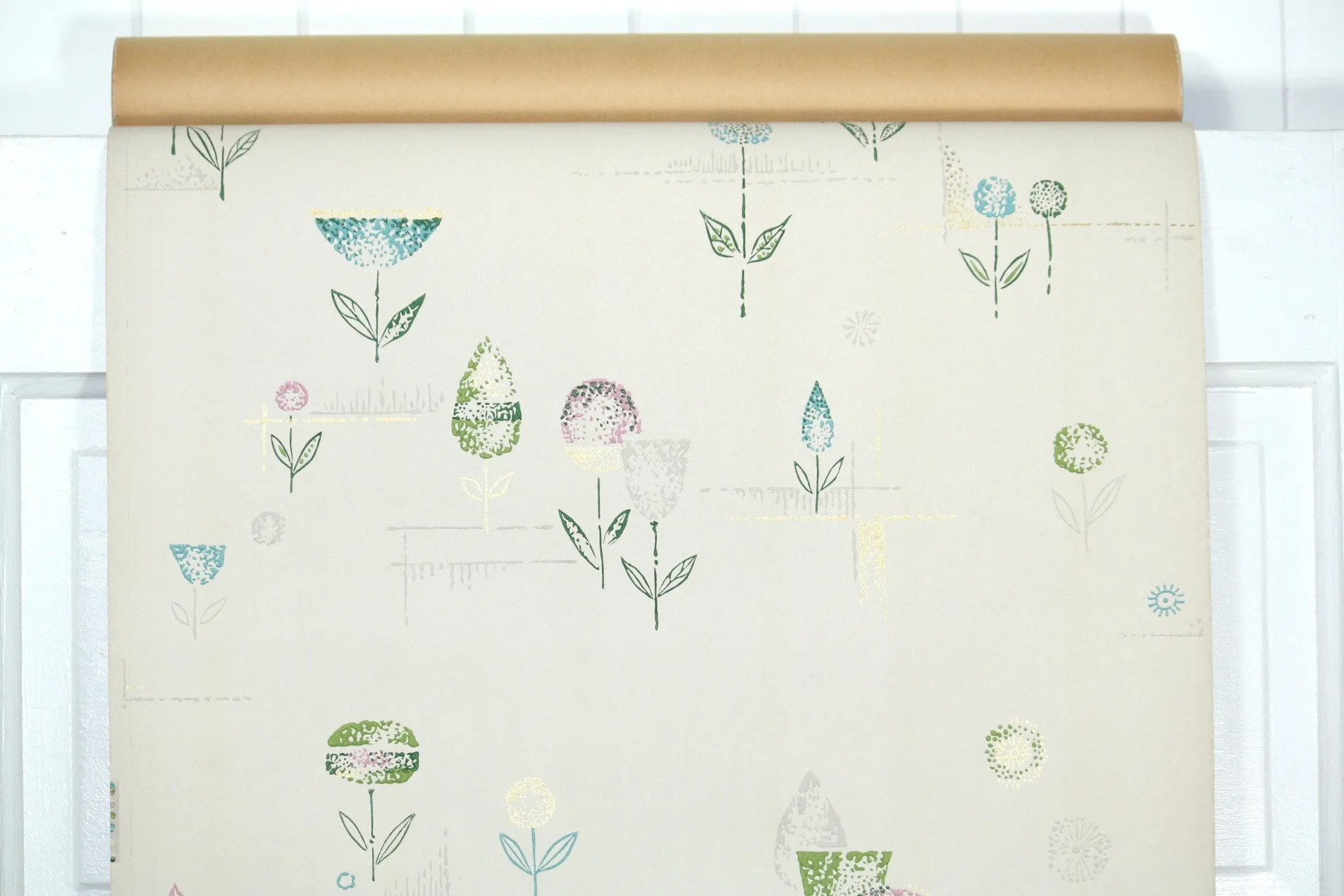 1960s Floral Vintage Wallpaper