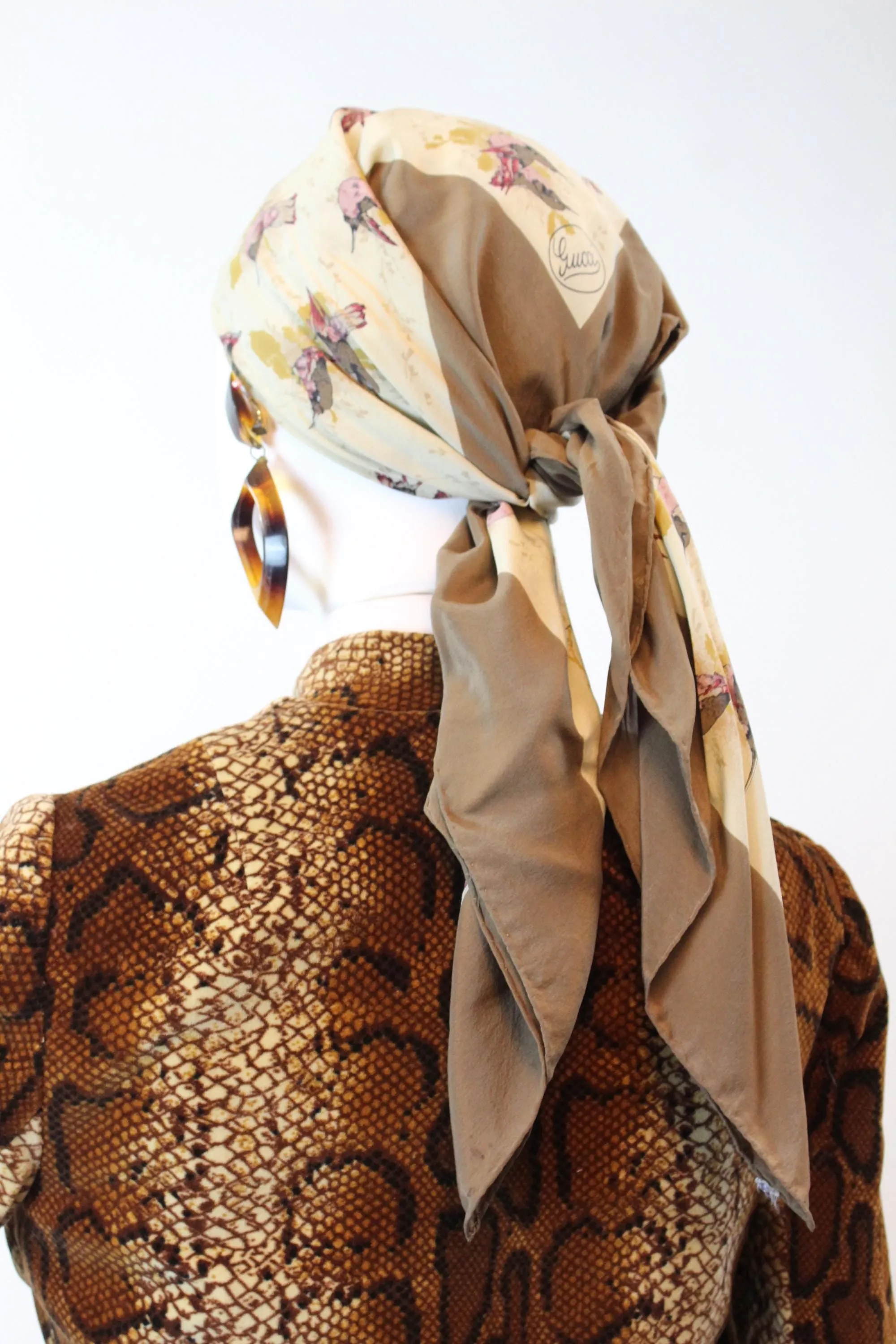 1970s GUCCI bird print SILK scarf | new fall winter