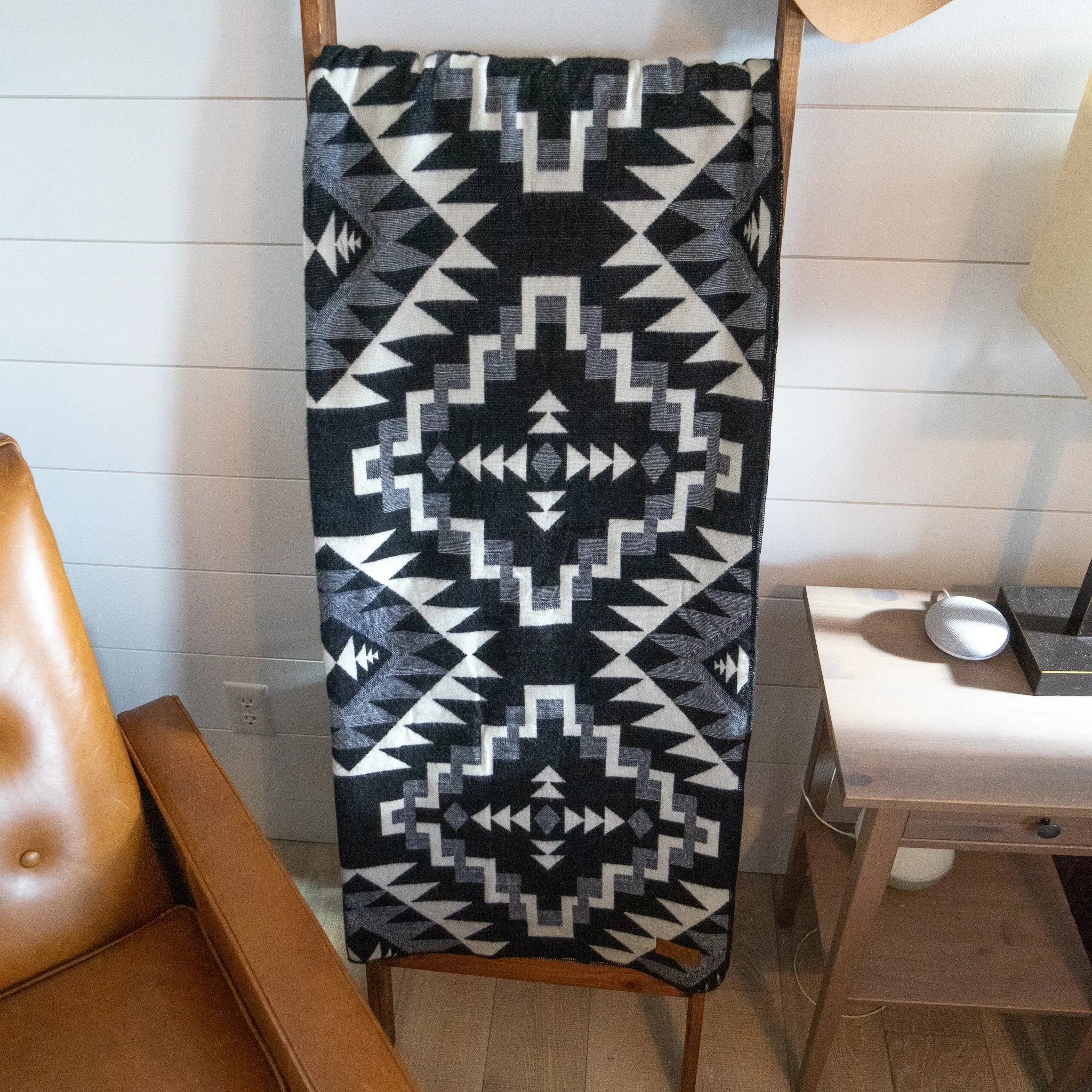 ALPACA BLACK CHAKANA (ECUADOR)
