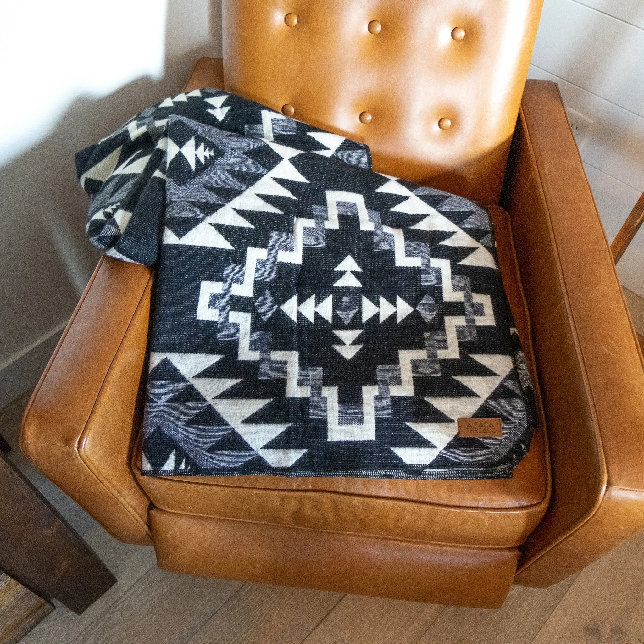 ALPACA BLACK CHAKANA (ECUADOR)