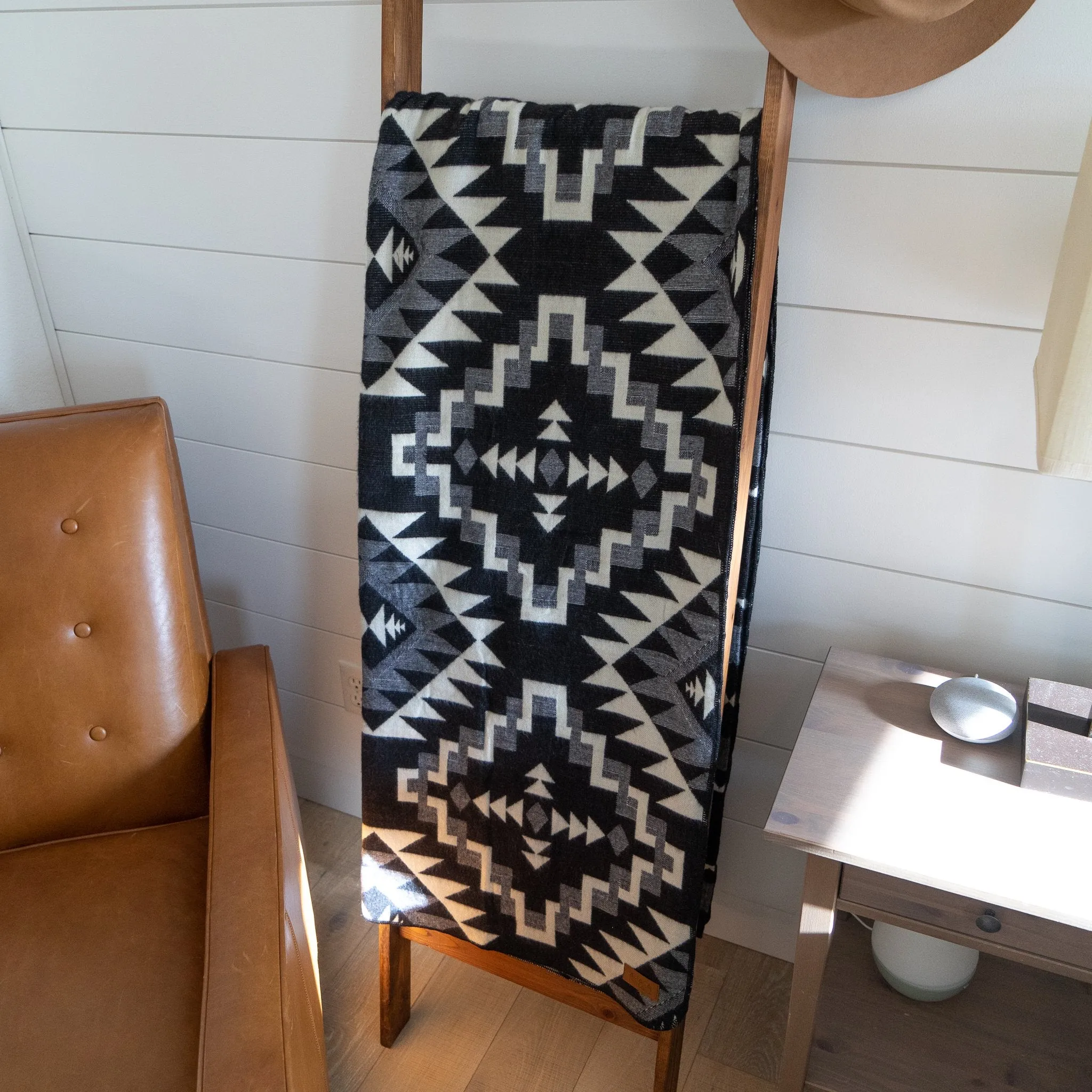 ALPACA BLACK CHAKANA (ECUADOR)