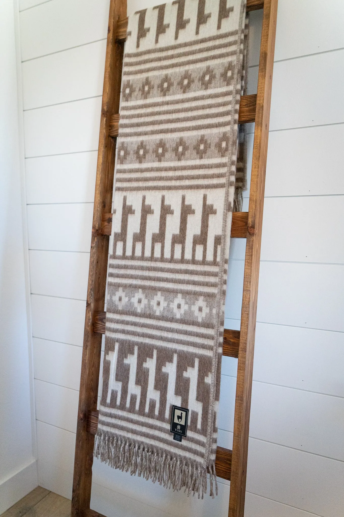 Alpaca Wool Throw Blanket - Alpaca Design (Beige)