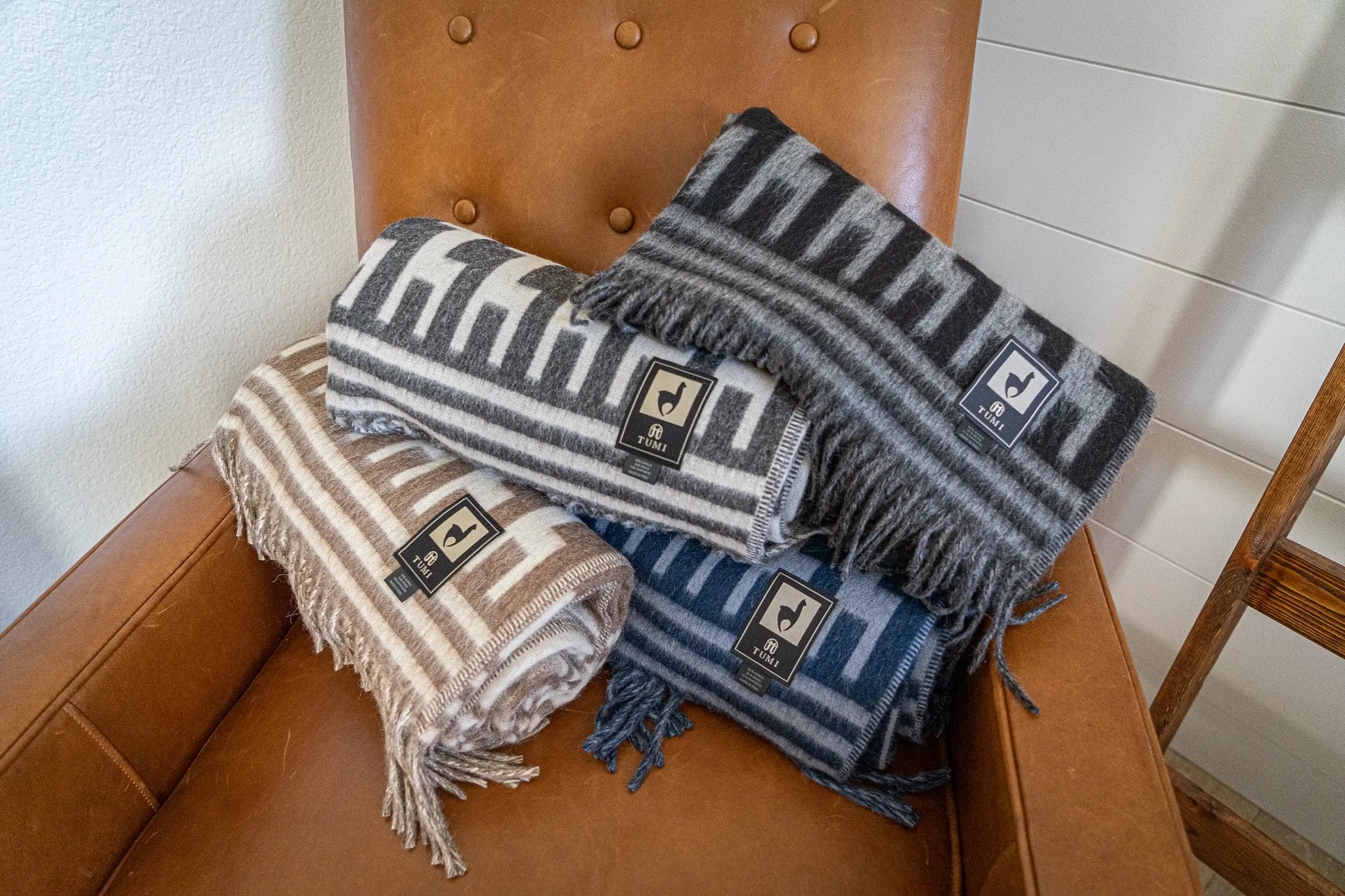 Alpaca Wool Throw Blanket - Alpaca Design (Beige)