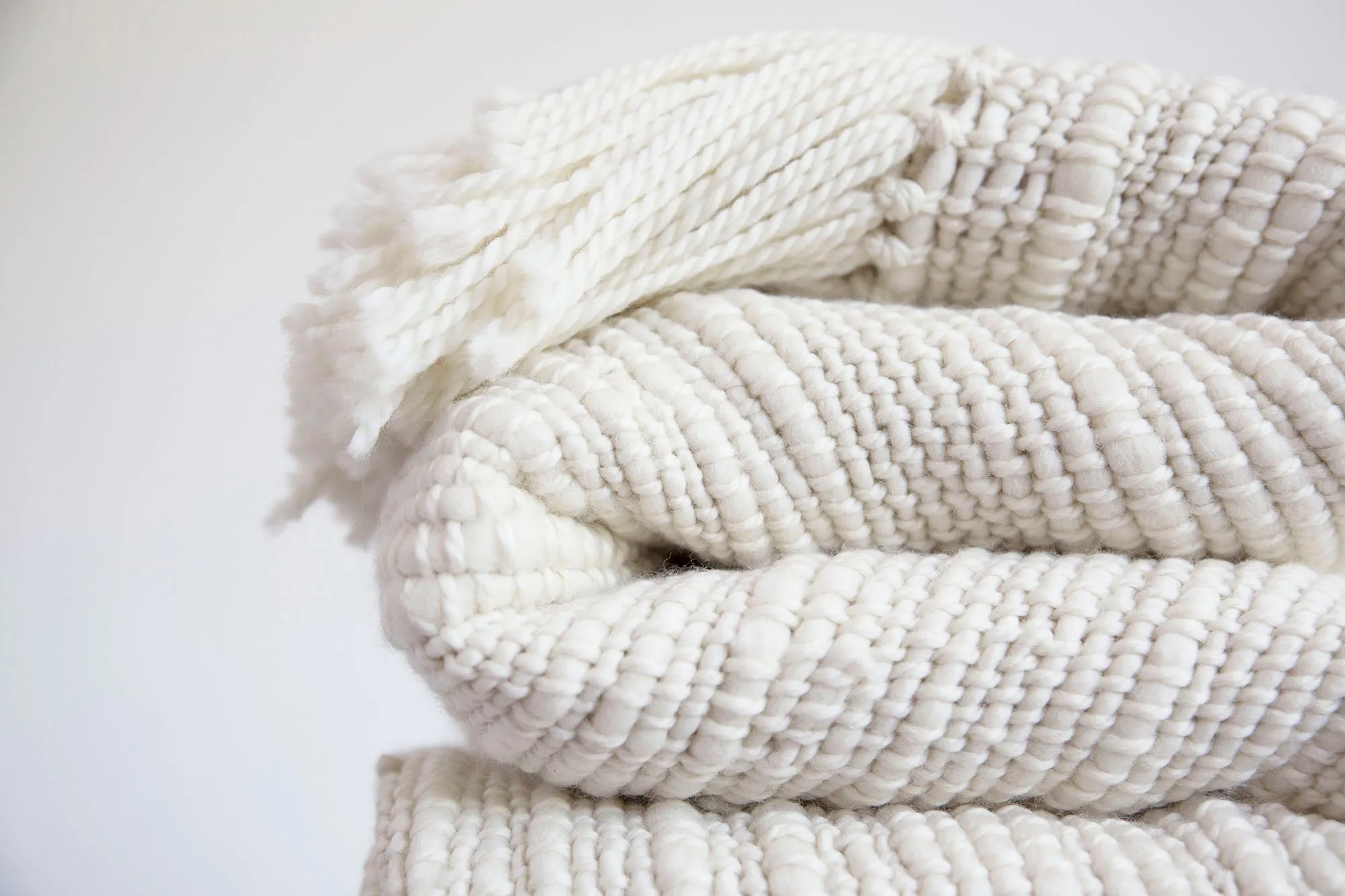 Aroma Throw Blanket - Handwoven Chunky Merino Wool with Fringes - Luxurious, Eco-Friendly and Perfect to Elevate Your Home Decor