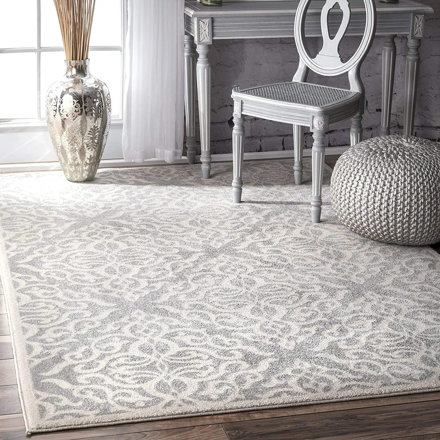 Beautiful nuLOOM Contessa Silver 5 ft. x 7 ft. 5-inch Indoor Area Rug! Retails $206 