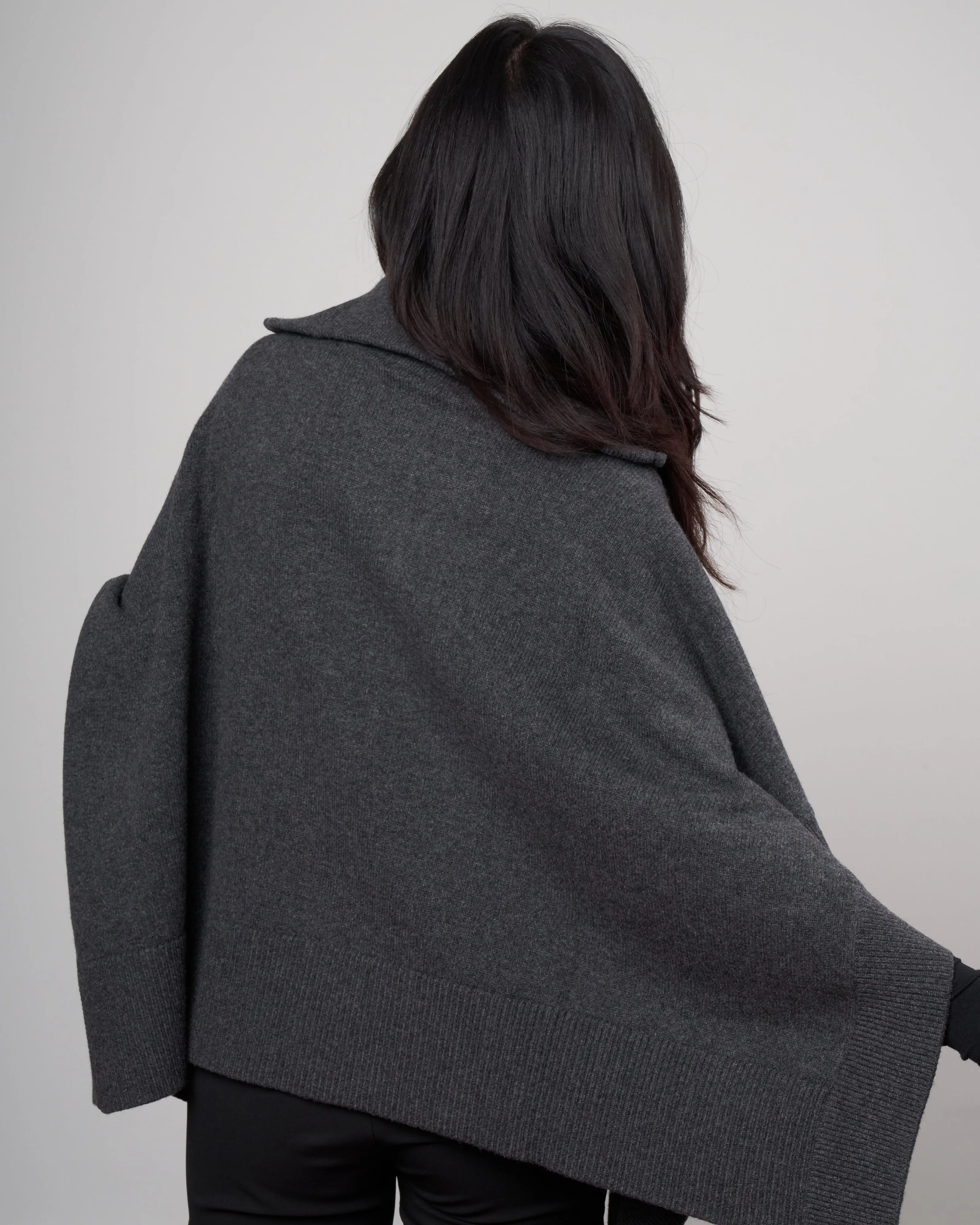 becky poncho - anthracite