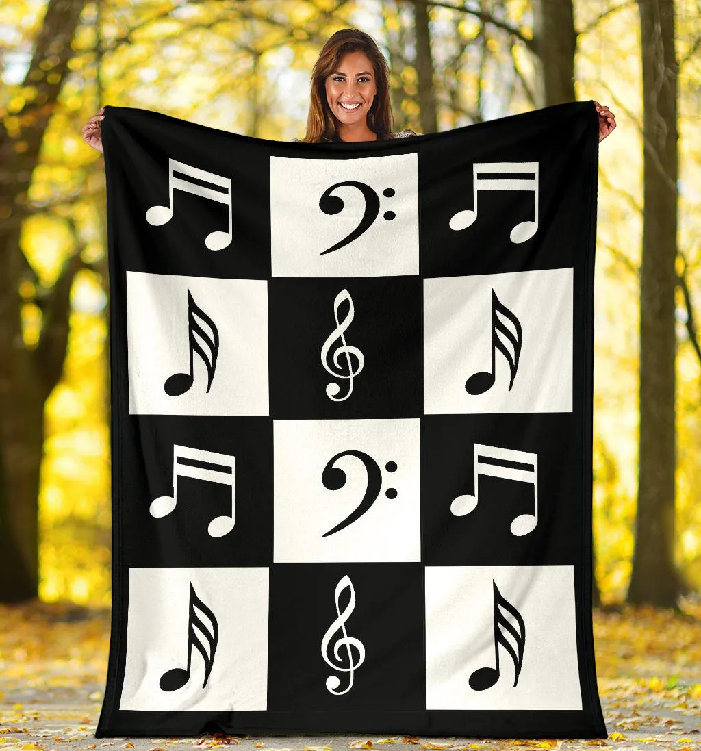 Black and White Large Checkered Music Notes Pattern Fleece Throw Blanket