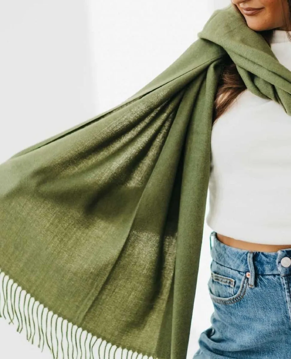 Cozy Cashmere Scarf Olive
