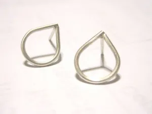 Elegant and Simple Hand-Made Raindrop / Tear Drop Stud Earrings - 0049
