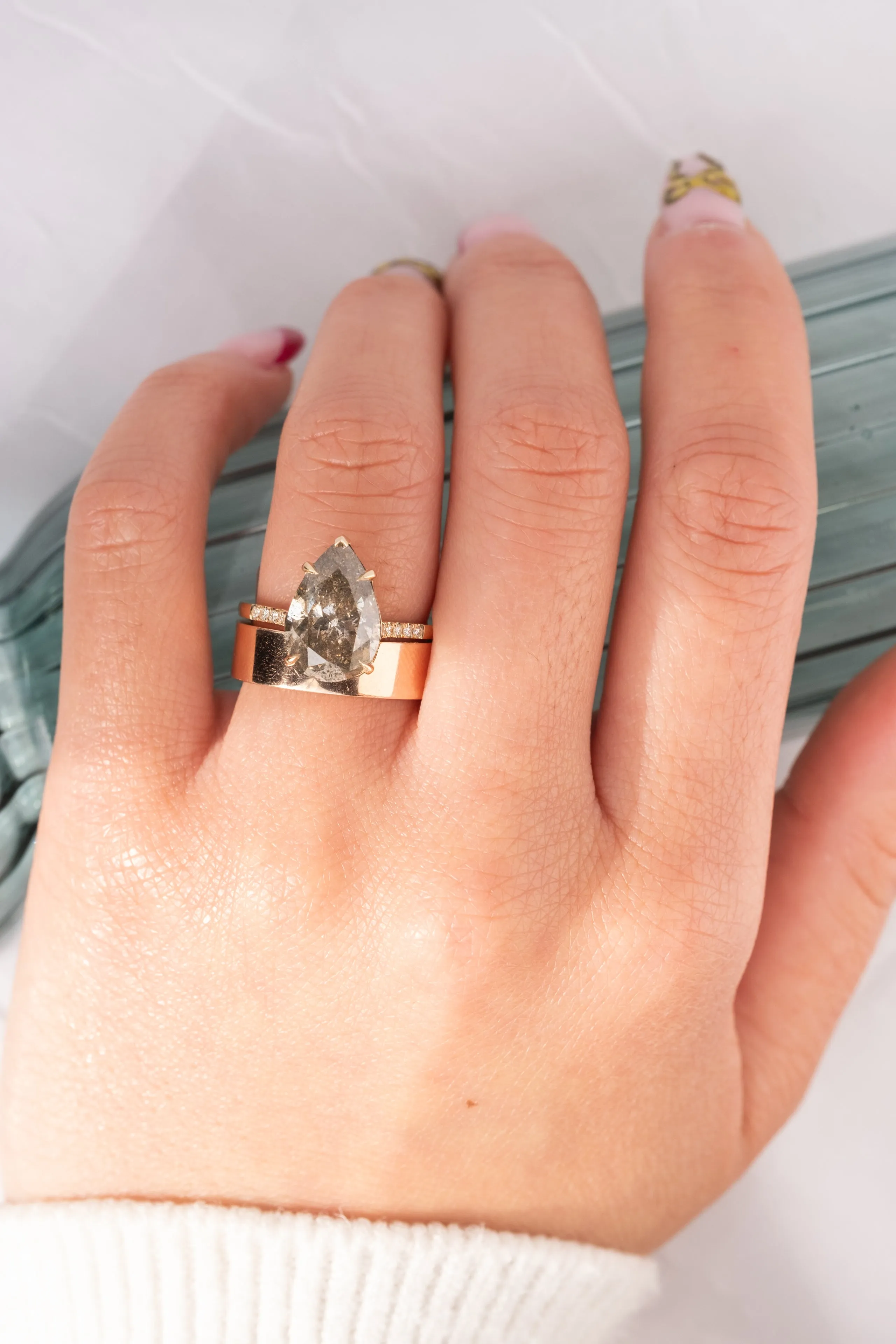 Ellipse Setting, 6mm 14k Yellow Gold Wedding Band, Polished Finish