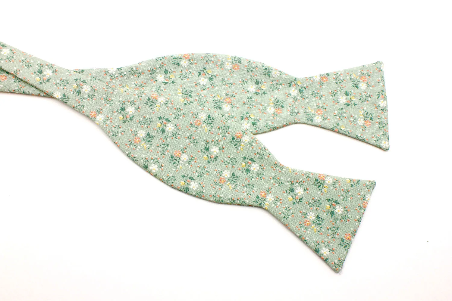 Green Vintage Floral Bow Tie