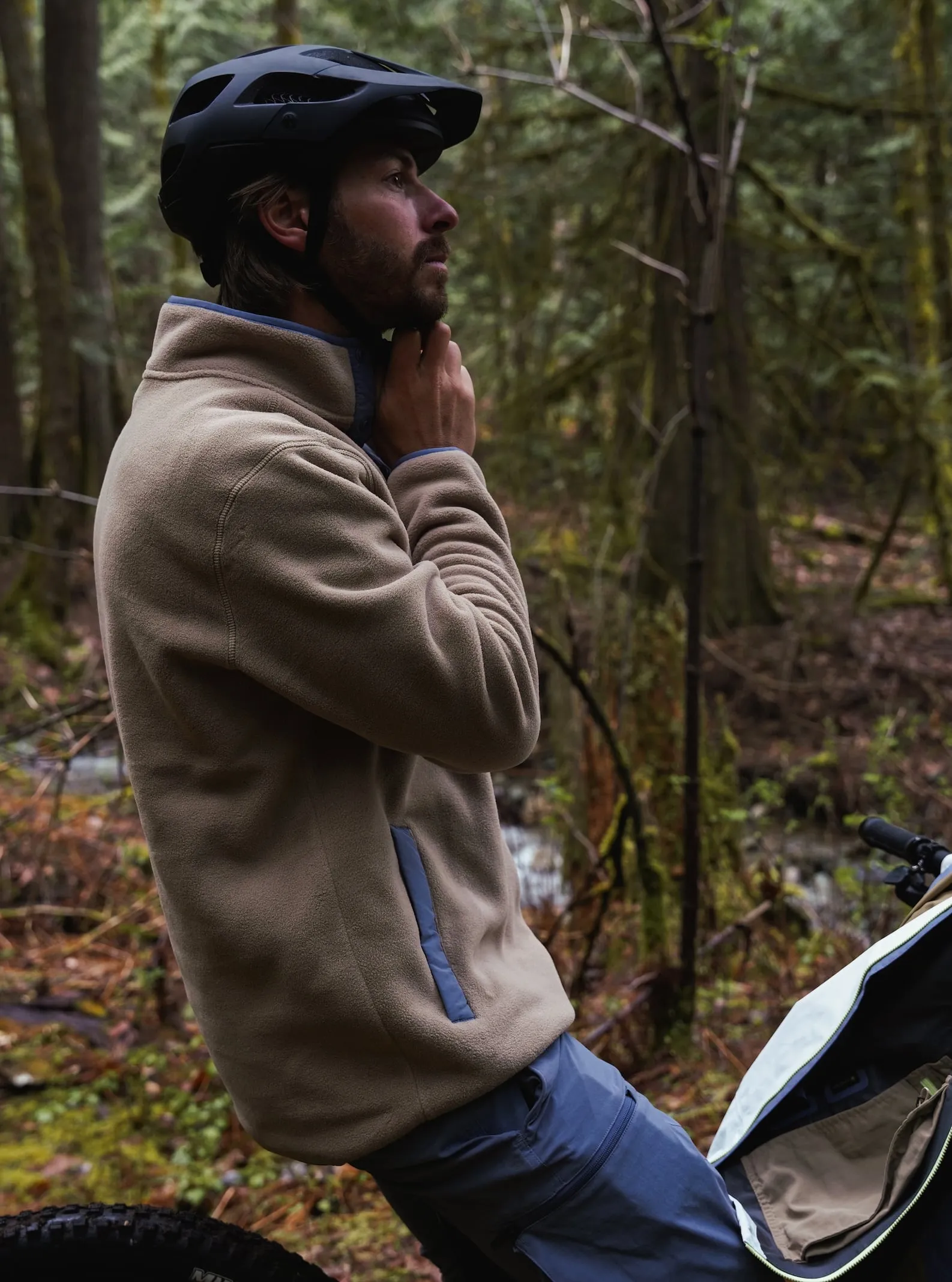 Hearth Fleece Pullover 2022