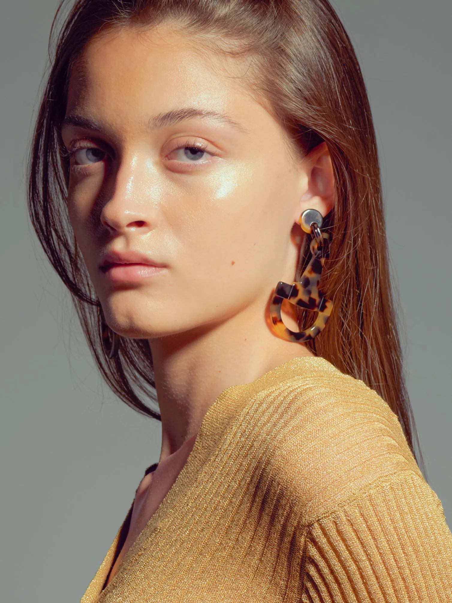 Horsebit Large Dark Tortoiseshell Stud Earrings