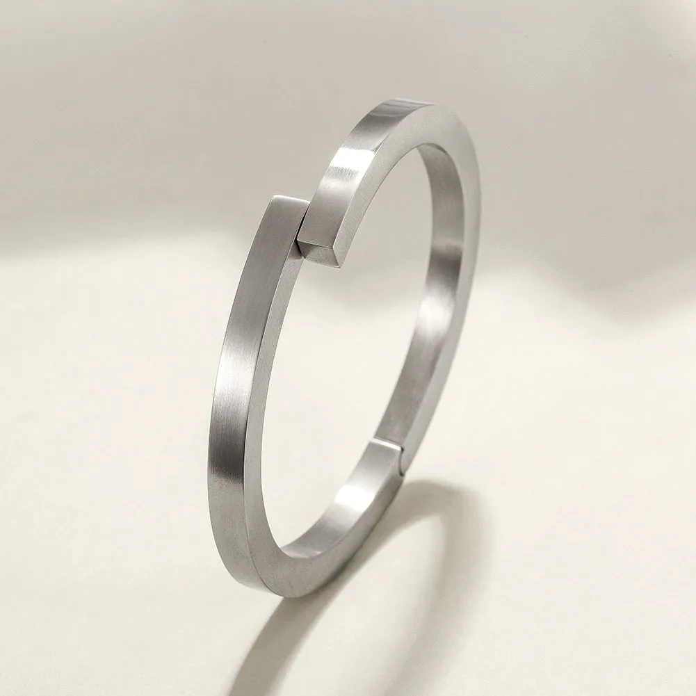 Magnetic Clasp Plain Men's Bangle Bracelet