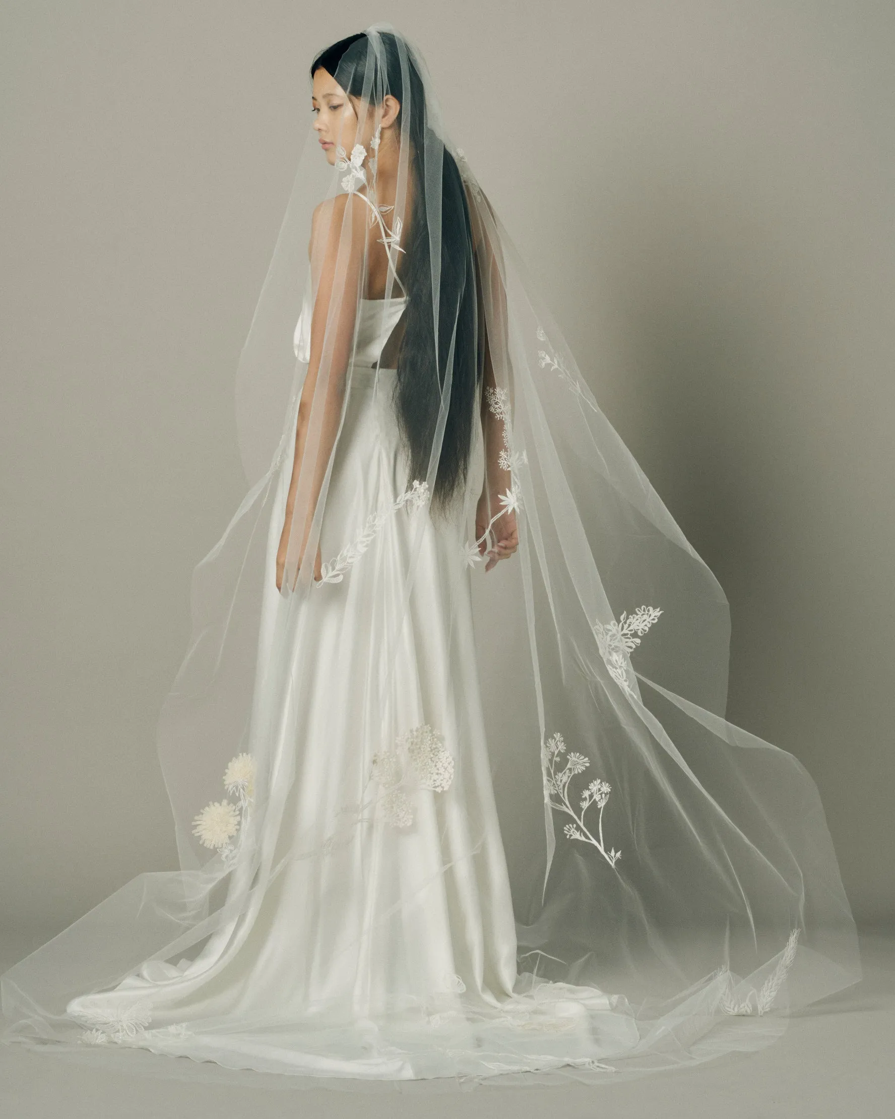 NUIT BOTANICAL EBROIDERED VEIL