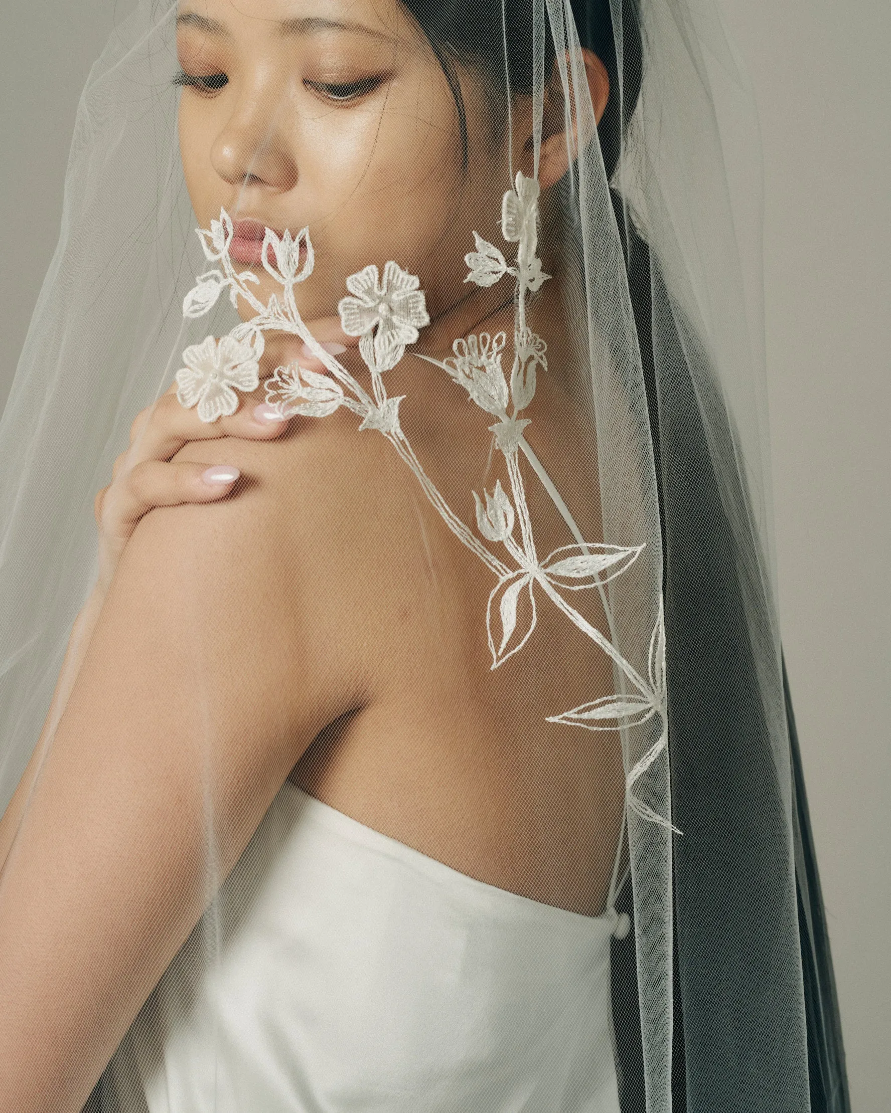 NUIT BOTANICAL EBROIDERED VEIL