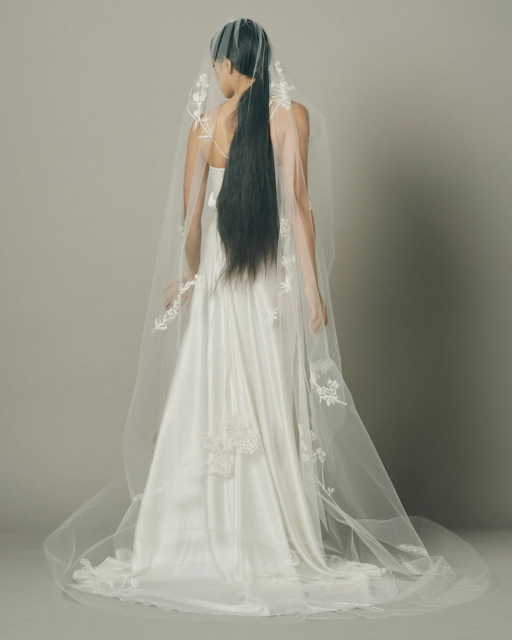 NUIT BOTANICAL EBROIDERED VEIL