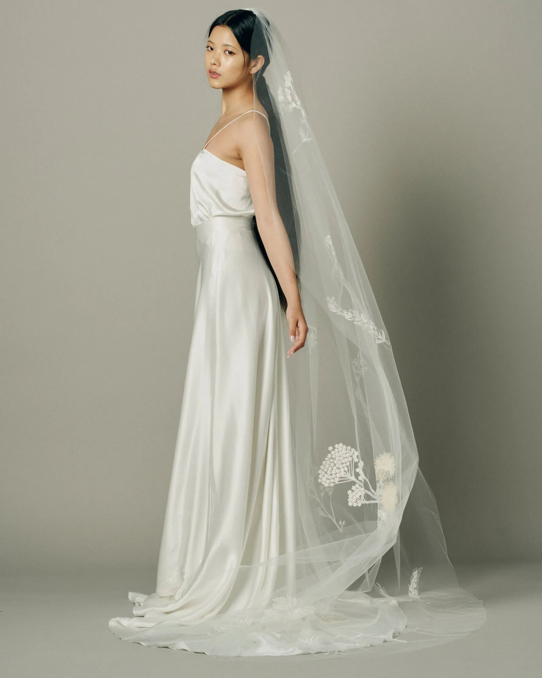 NUIT BOTANICAL EBROIDERED VEIL