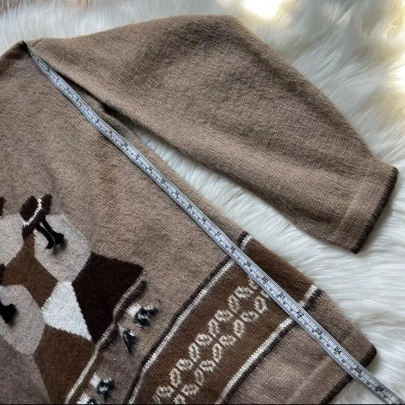 PERUVIAN 100% Alpaca Wool Handmade Crew Neck Knit Sweater Sz M Brown Tan Soft