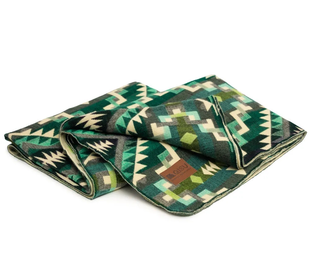 QISU Shramrock Star Wool Blanket – Festive Charm with Artisan Craftsmanship