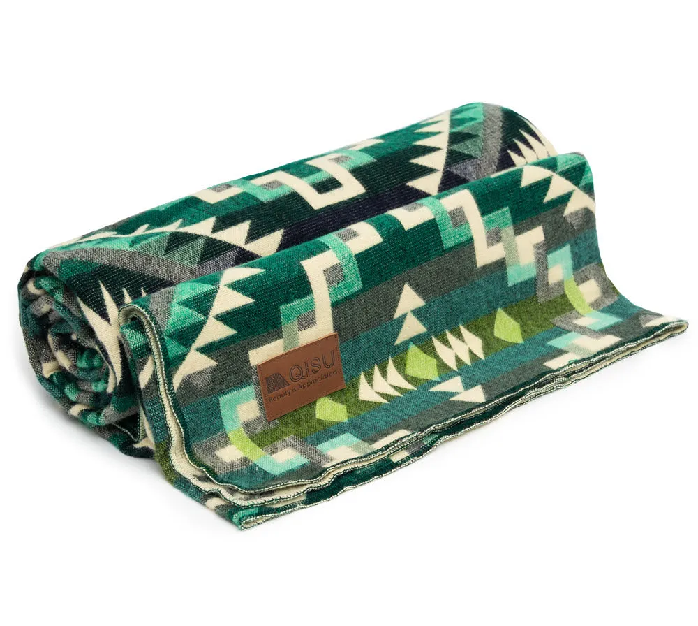 QISU Shramrock Star Wool Blanket – Festive Charm with Artisan Craftsmanship
