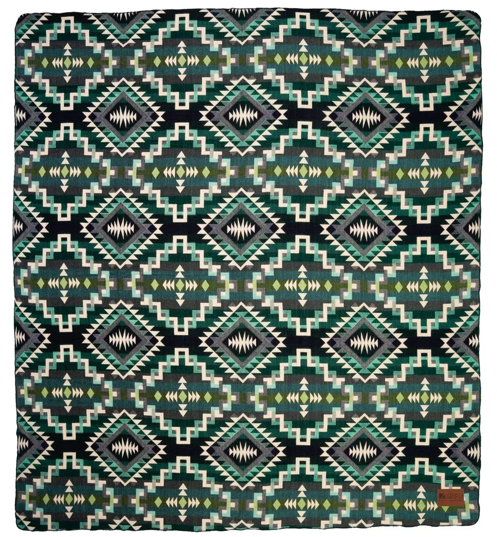 QISU Shramrock Star Wool Blanket – Festive Charm with Artisan Craftsmanship