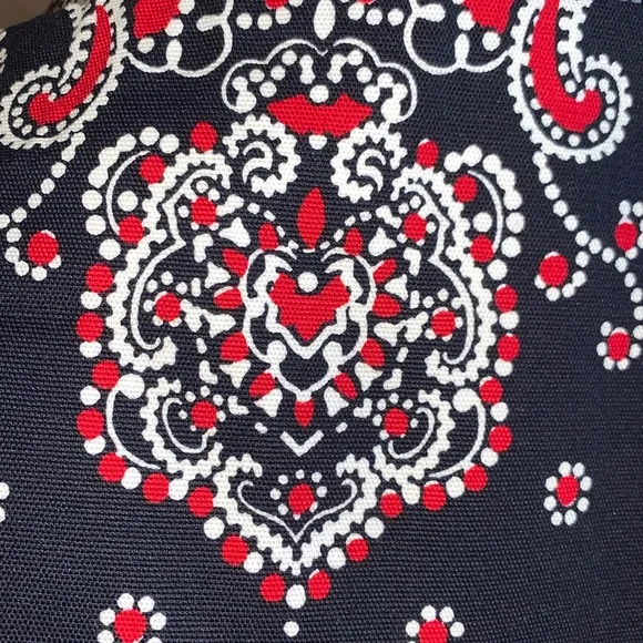 TALBOTS PETITES skirt navy with pretty summery red &amp; white paisley. 2P EUC