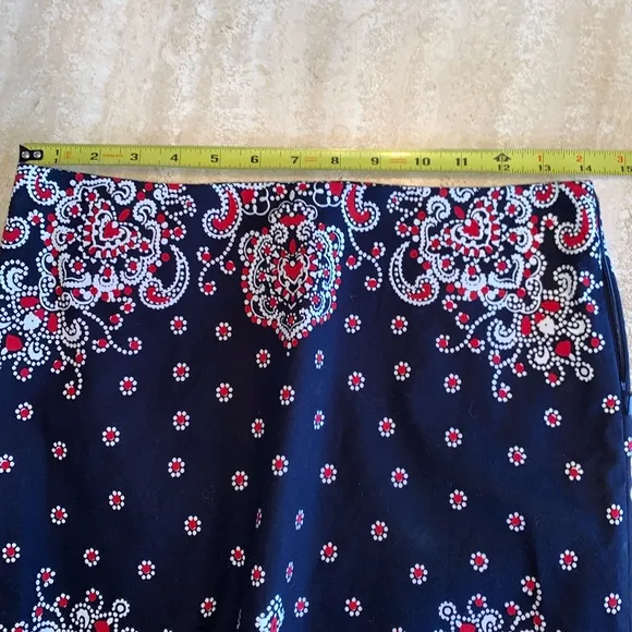 TALBOTS PETITES skirt navy with pretty summery red &amp; white paisley. 2P EUC