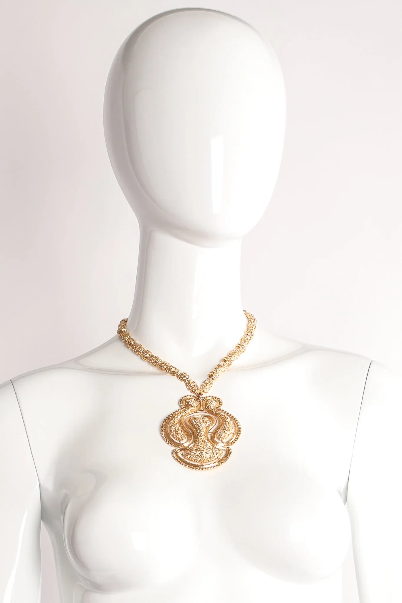 Textured Paisley Door Knocker Pendant