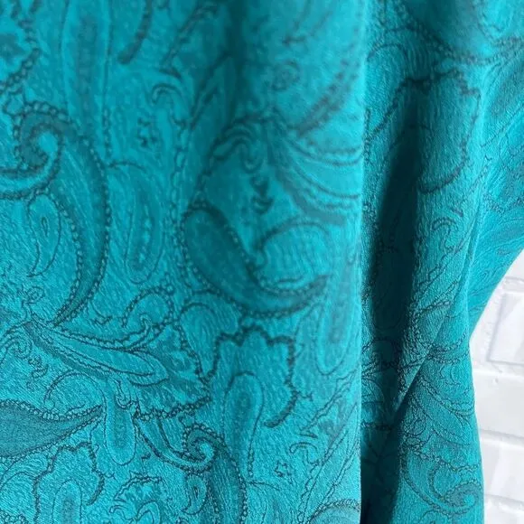 VS Gold Label Vintage Green Paisley Chemise Sz L